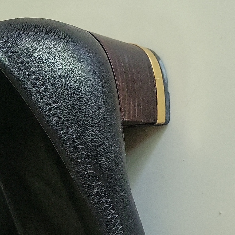Shoes - Picture 4 of 7